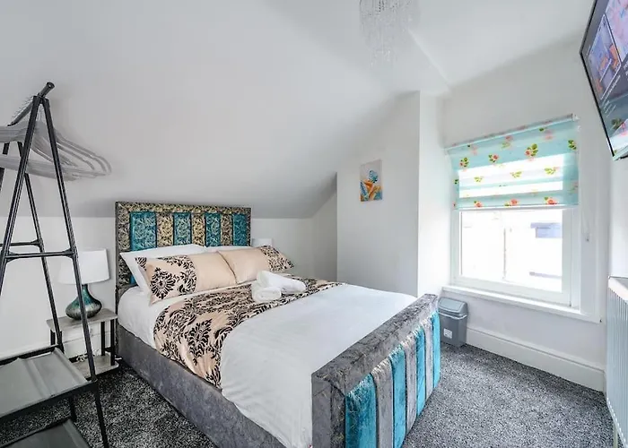 -16Pt- For Your Relaxed & Cosy Stay & Free Parking