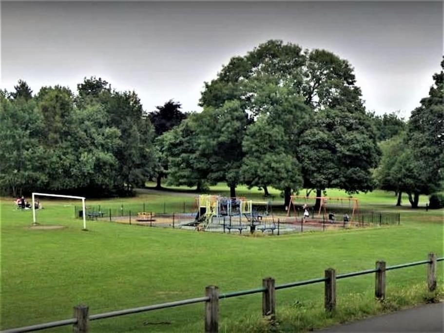 -16pt- For Your Relaxed & Cosy & Free Parking