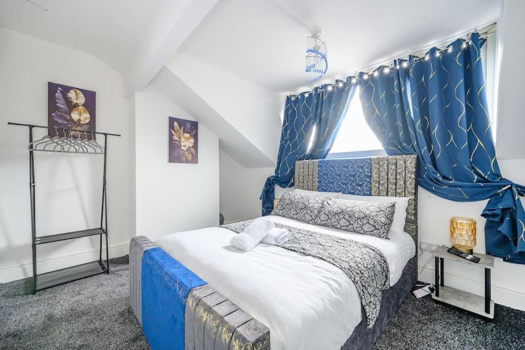 -16pt- For Your Relaxed & Cosy & Free Parking * Leeds (West Yorkshire)